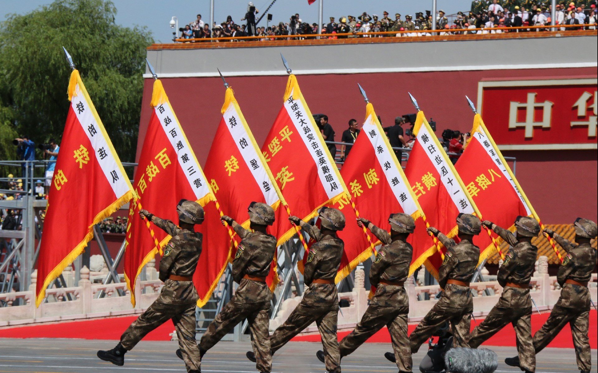 德甲焦点战，教练总结比赛亮点，德甲榜首大战