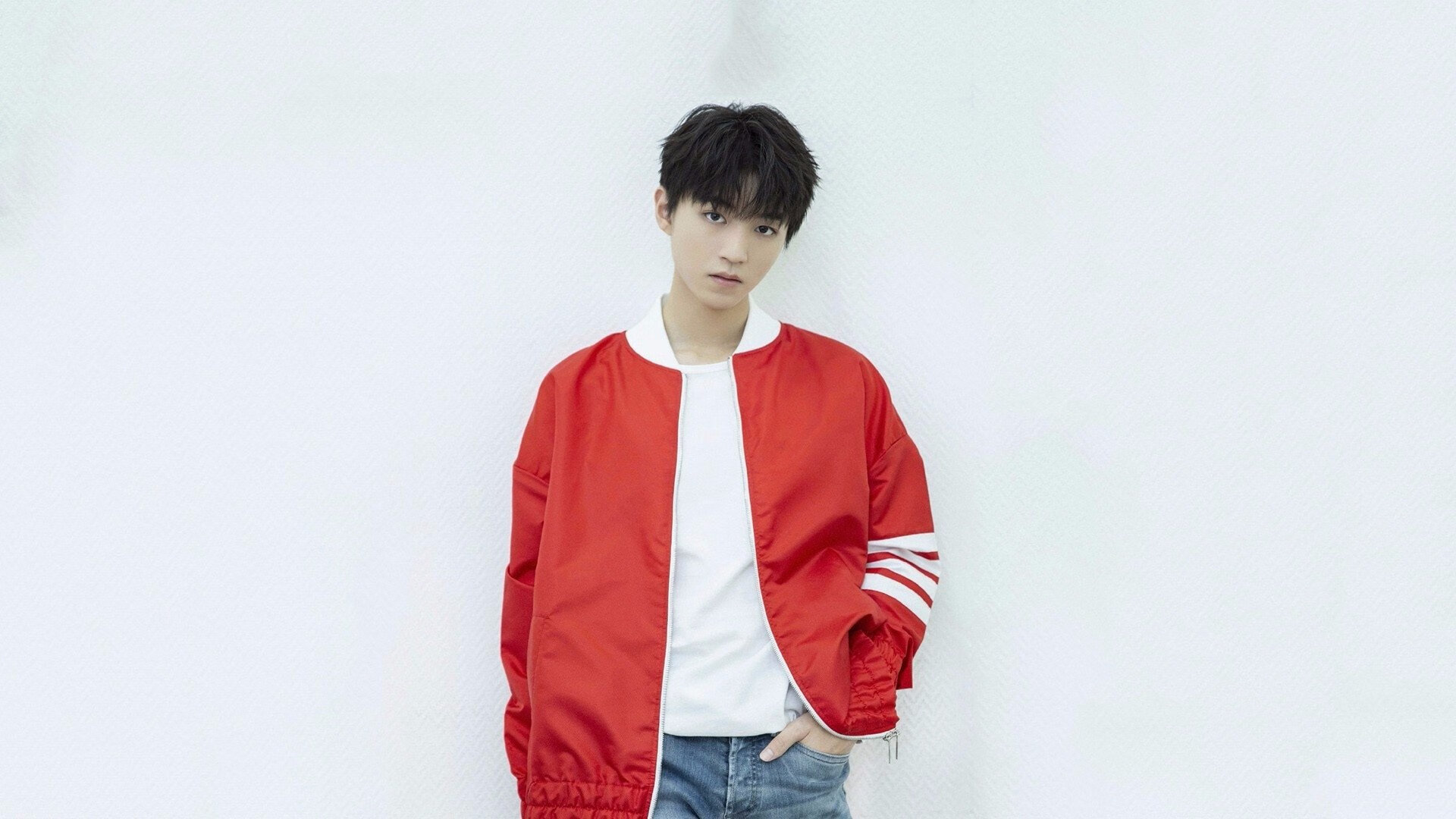 尼克斯管理层评估球队阵容，考虑引援补强，尼克斯球队位置