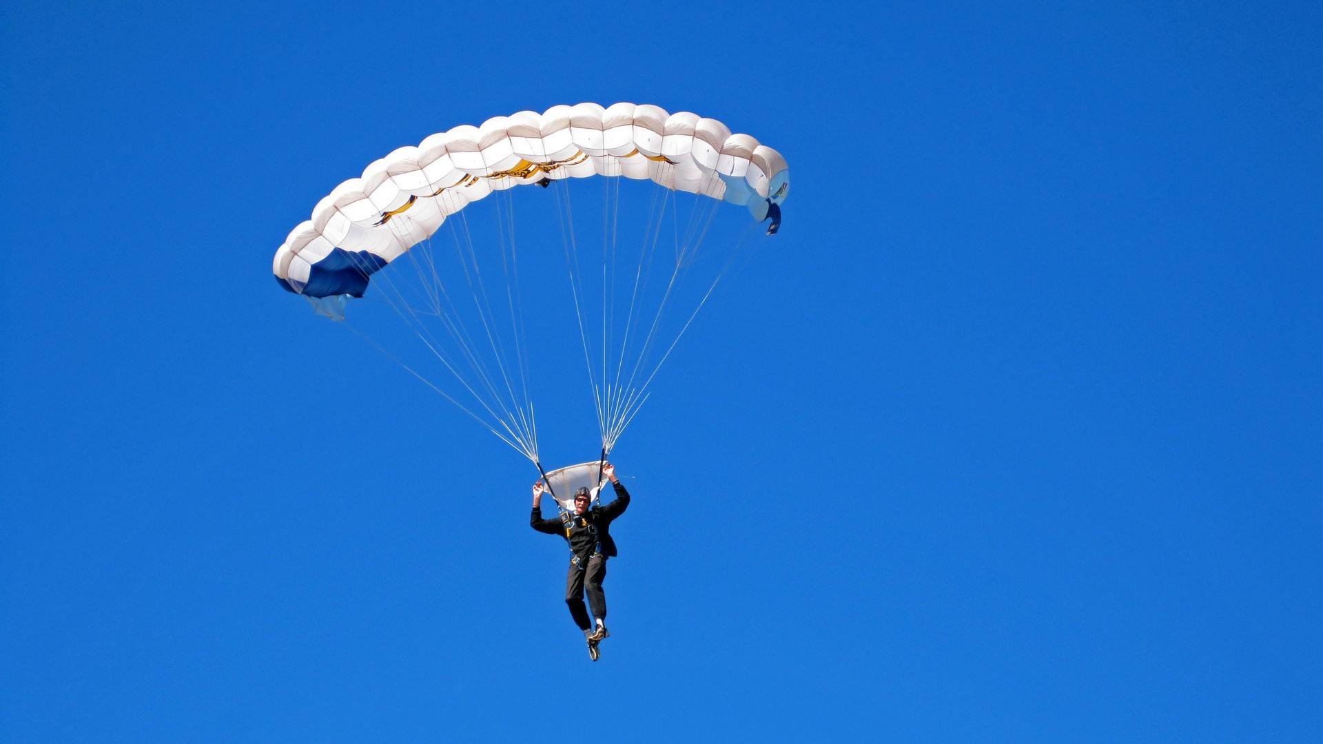 开云体育安全平台-全国青少年“篮球体验营”在新疆成功落地，推动边疆体育事业，新疆少年篮球学校