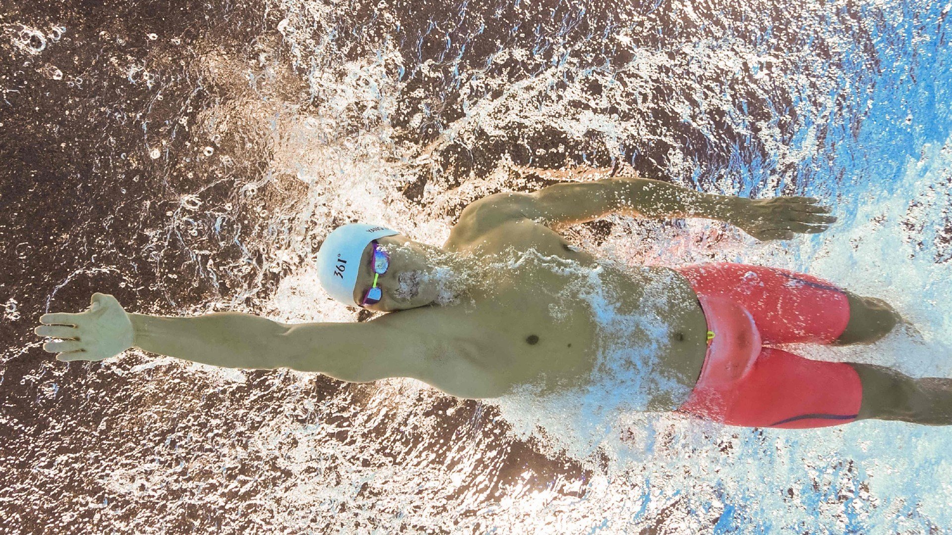 kaiyun app-大型户外攀岩精英赛，超越自我挑战极限，野外攀岩视频比赛视频