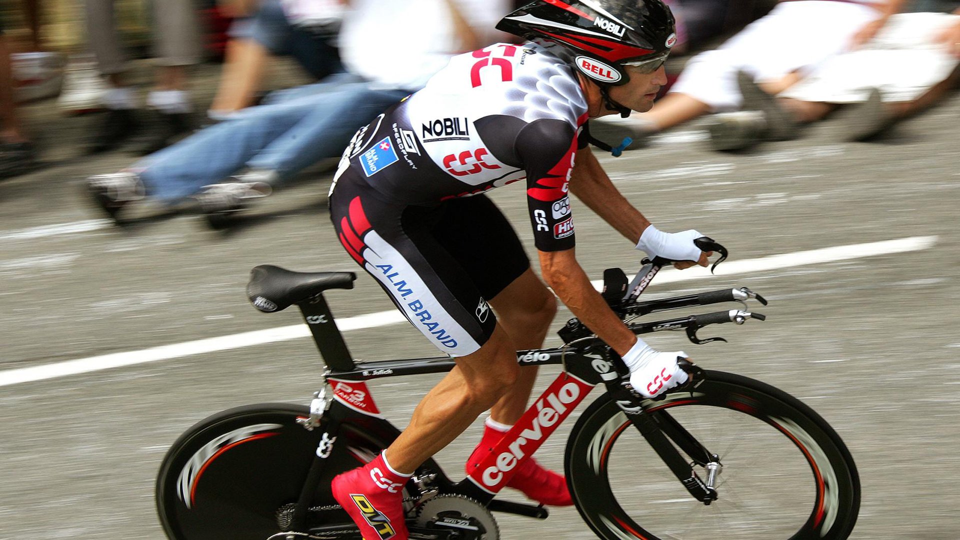 梅赛德斯在技术革新中迎难而上，梅赛德斯公司